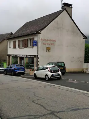 Immeuble de rapport a vendre Thiézac 15800 Cantal 15 180 m2 117000 euros MG/1653 001