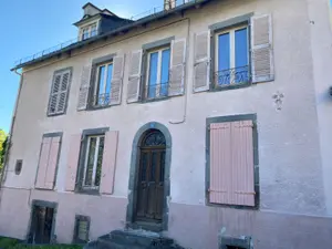 Immeuble de rapport a vendre Mauriac 15200 Cantal 15 111300 euros 15060/1037 001