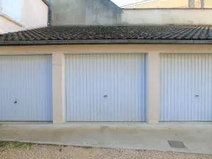 Location garage et parking Avallon 89200 Yonne 89 1 pièce 52 euros 89099/140734 001