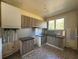 Location appartement Ussel 19200 Corrèze 19 70 m2 3 pièces 590 euros UL 118 001