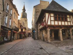 Fonds et murs commerciaux a vendre Dinan 22100 Côtes-d'Armor 22 70 m2 157380 euros 037/919 001