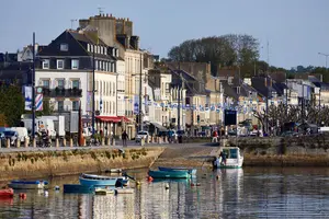 Immeuble de rapport a vendre Concarneau 29900 Finistère 29 648 m2 27 pièces 936000 euros 11352/892 001