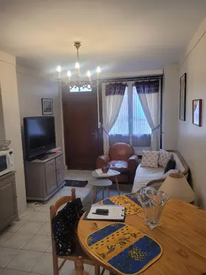 Location appartement Eu 76260 Seine-Maritime 76 29 m2 2 pièces 530 euros 76041/56 001