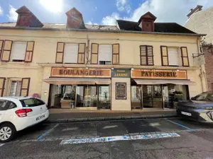 Fonds et murs commerciaux a vendre Eu 76260 Seine-Maritime 76 240 m2 397000 euros 76041/63 001