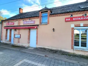 Fonds et murs commerciaux a vendre La Chapelle-du-Noyer 28200 Eure-et-Loir 28 181 m2 10 pièces 191500 euros RC/926 001