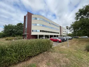 Fonds et murs commerciaux a vendre Bruz 35170 Ille-et-Vilaine 35 320 m2 11 pièces 571450 euros 35129-6718 001