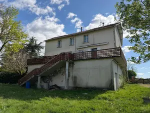 Maison a vendre Lacapelle-Marival 46120 Lot 46 225 m2 10 pièces 137200 euros 46030/MAIS/569 001