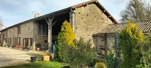 Maison a vendre Lezay 79120 Deux-Sèvres 79 175 m2 7 pièces 167900 euros 1705 001