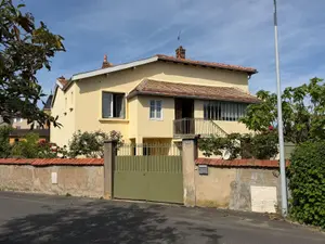 Maison a vendre Mâcon 71000 Saône-et-Loire 71 141 m2 6 pièces 193000 euros MA 688 001