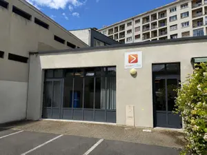 Location fonds et murs commerciaux Troyes 10000 Aube 10 166 m2 1500 euros 10010/466 001