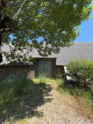 Bien agricole a vendre Chalvignac 15200 Cantal 15 74200 euros 15060/1277 001
