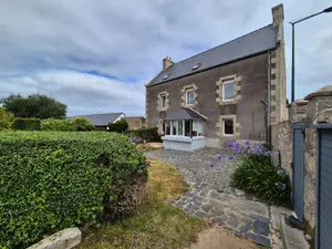 Maison a vendre Roscoff 29680 Finistère 29 133 m2 7 pièces 372800 euros 29104-MAIS1161 001