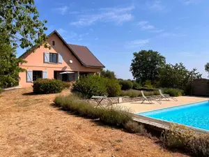 Propriete a vendre Montaiguët-en-Forez 03130 Allier 03 302 m2 8 pièces 550000 euros 20371 001