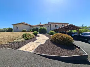 Maison a vendre Bressuire 79300 Deux-Sèvres 79 134 m2 6 pièces 287375 euros AGM 100** 001