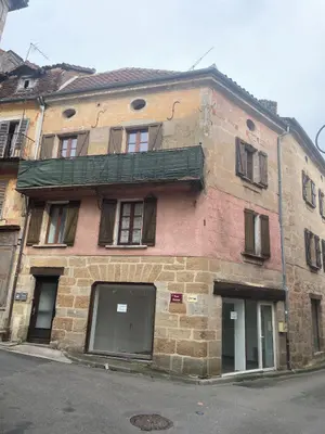 Immeuble de rapport a vendre Lacapelle-Marival 46120 Lot 46 125 m2 95400 euros 46030/IMMR/597 001