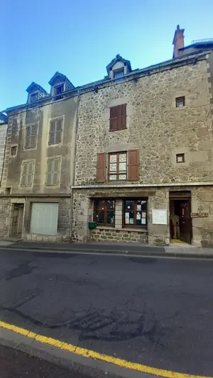 Maison a vendre Murat 15300 Cantal 15 138 m2 28000 euros FG/2609 001