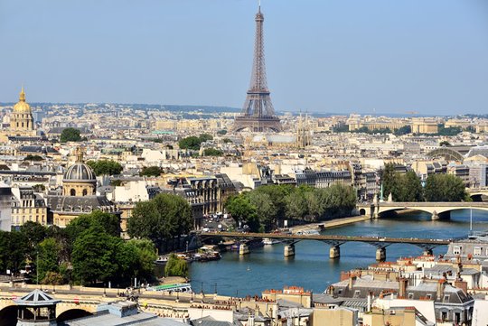 La Ville de PARIS attaque Airbnb
