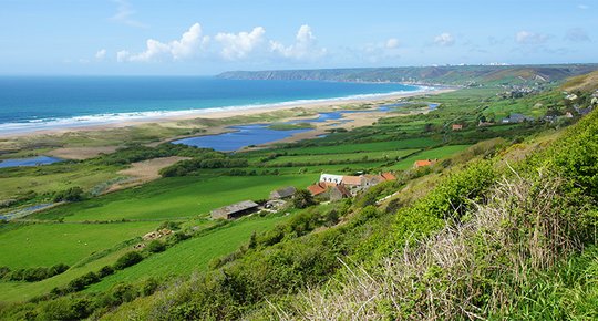 Michel Sardou vend son manoir normand