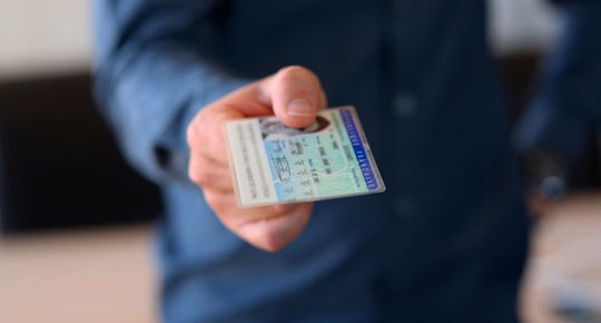 Carte d'identité Un nouveau motif pour la renouveler sans attendre la date
d'expiration