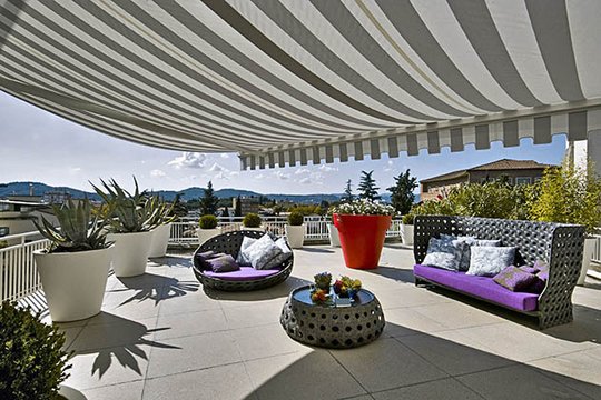 Véranda, store et pergola : vivez dehors (presque) toute l'année