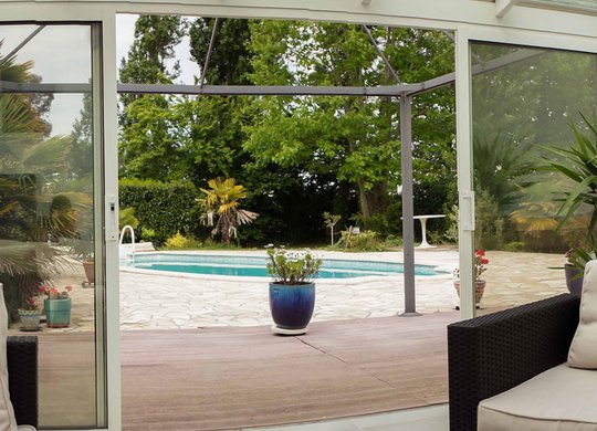 Véranda ou pergola ? S'étendre pour mieux se détendre