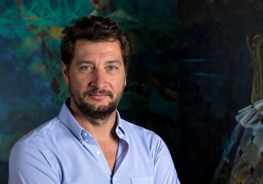 Interview "On repose mon livre avec l'impression d'avoir de la peinture sur les
doigts"