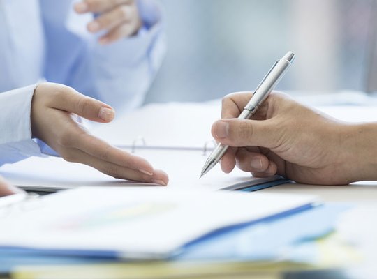 Comment signer un acte par procuration ?