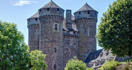 D'Aurillac à Mauriac Bienvenue aux châteaux