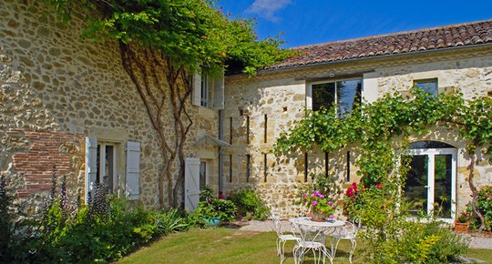Quelques lézardes dans la pierre…