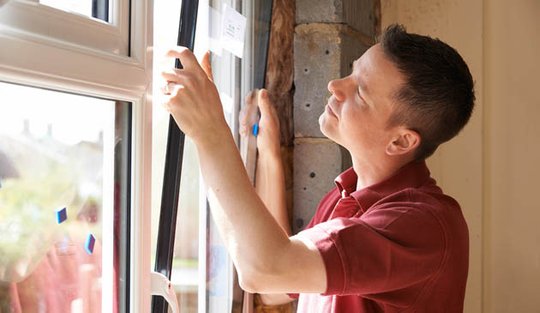 Portes et fenêtres : l'État vous aide à les changer !