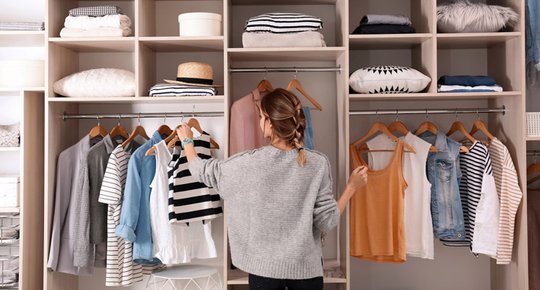 Place au rangement Offrez-vous un dressing de rêve !
