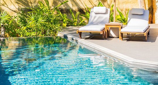 Rénover votre piscine : valoriser votre espace extérieur avec une approche
écologique