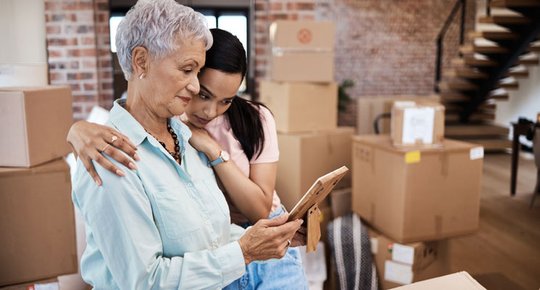 Succession : comment vider une maison après un décès en toute sérénité ?
