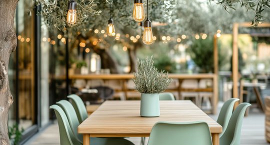 Jeux de lumières au jardin pour sublimer vos soirées