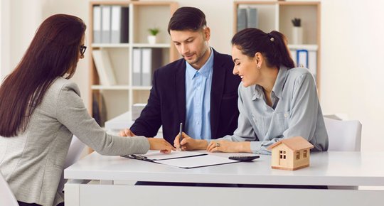 Négocier un prêt immobilier en 2025 : les 4 cartes gagnantes à jouer