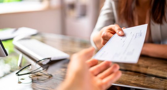 Le prix d'un bien immobilier comporte quelques à-côtés à régler au notaire. À
combien se chiffre l'addition ?