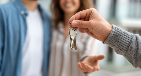 Donner un bien immobilier à un enfant : que peut-on faire ou pas ?